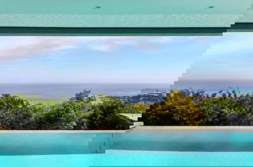Foto 46 - Luxurious Holiday Villa w Views Pool Jacuzzi Halo Villa