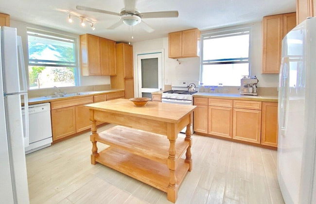 On The Rocks 5 Bedroom Home - Photo 9