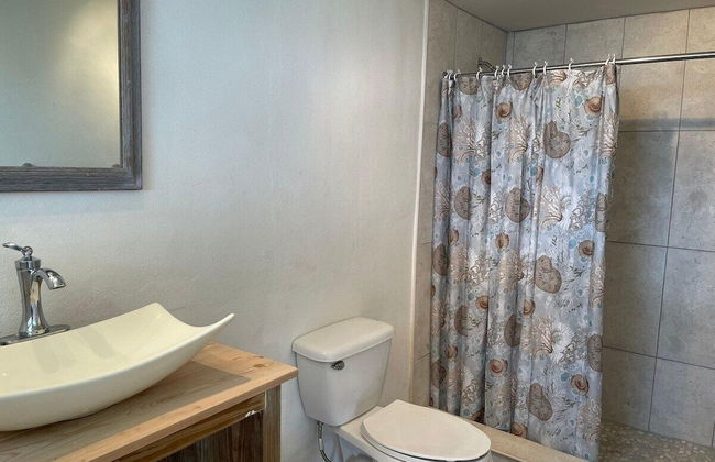 On The Rocks 5 Bedroom Home - Photo 20