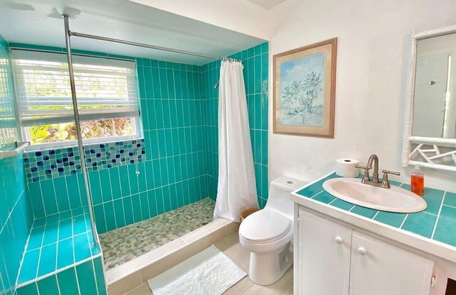 On The Rocks 5 Bedroom Home - Photo 17