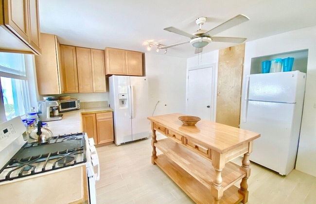 On The Rocks 5 Bedroom Home - Photo 10