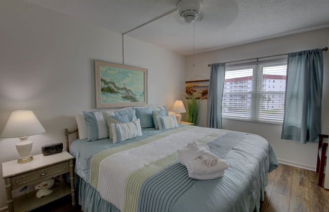 141 El Matador 2 Bedroom Condo by RedAwning - Photo 2
