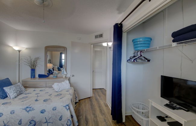 141 El Matador 2 Bedroom Condo by RedAwning - Photo 6
