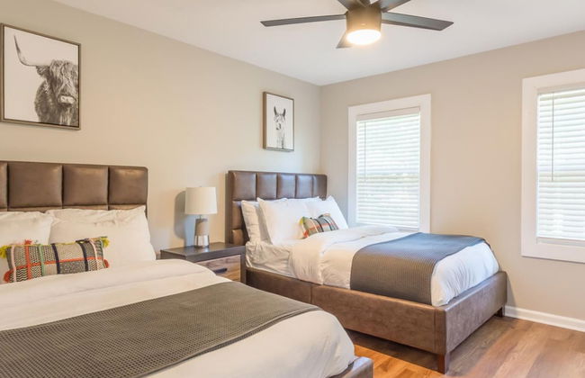 Beautiful Large Newly Renovated 5 Bedroom House - Photo 20