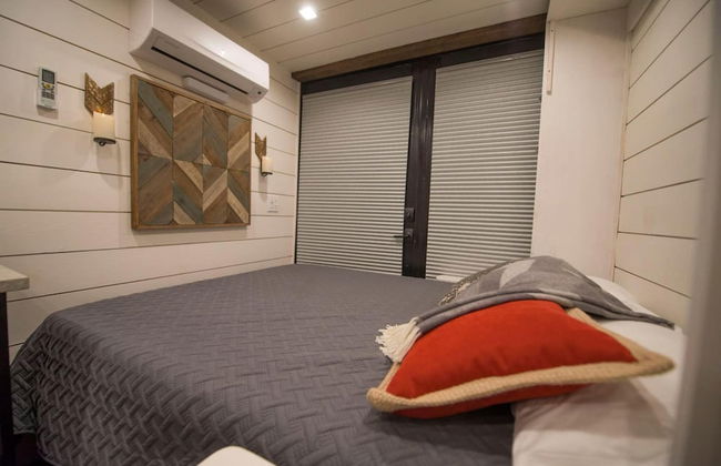 Stillwater House Tiny Container Home 12 min to Downtown Magnolia - Foto 13