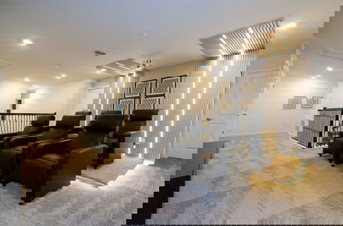 Foto 53 - Ultimate Luxury Retreat-star Wars Game Room More