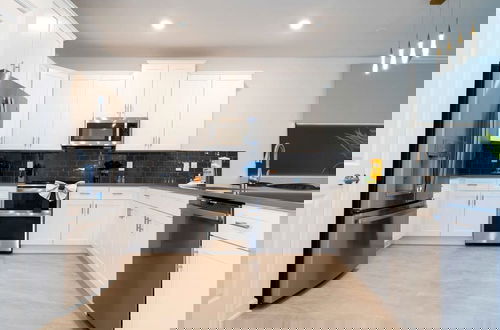 Foto 14 - Ultimate Luxury Retreat-star Wars Game Room More