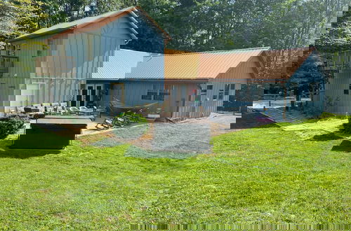 Photo 11 - Private Retreat w Pool Hot Tub and Dining Hall