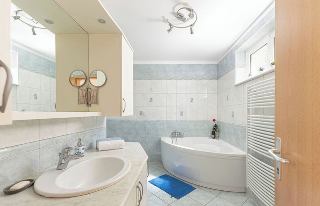 Serene Retreat Apartment St. Anton - Photo 15