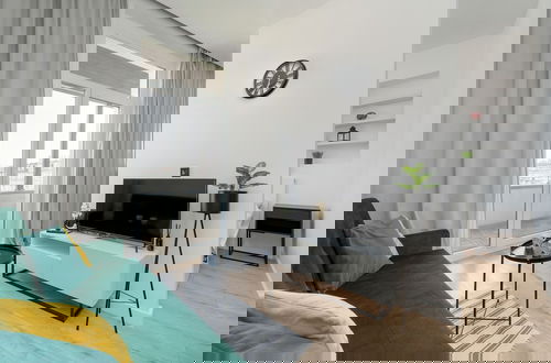 Foto 15 - White Studio With Balcony by Renters