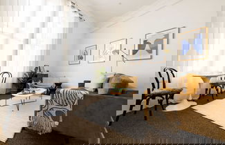 Foto 2 - Spacious Apartment With Office Rear Terrace