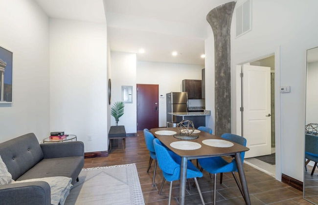Sosuite 2BR Penthouse w W D Gym On-site Bar - Foto 13