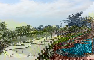 Foto 2 - Beachfront Laid Back and Luxurious Diamond Beach Condo