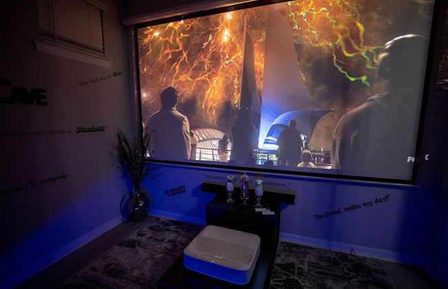 Newly Constructed Modern Pet Friendly Zen Home W/ Private Home Theater & Hot Tub! 1 Bedroom Home by RedAwning - Foto 31