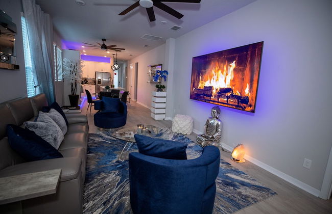 Newly Constructed Modern Pet Friendly Zen Home W/ Private Home Theater & Hot Tub! 1 Bedroom Home by RedAwning - Foto 18