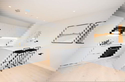 Foto 2 - The Brondesbury Scenery - Bright 1bdr Flat With Balcony + Parking
