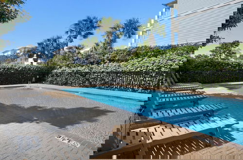 Foto 36 - Private Pool, Golf Cart, Steps to the Beach