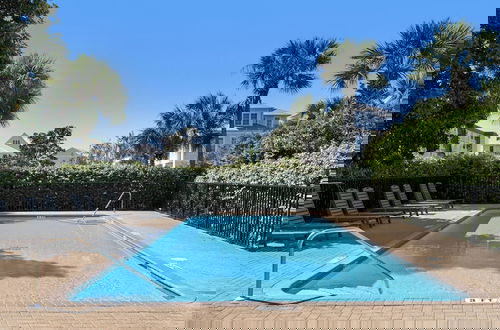 Foto 42 - Private Pool, Golf Cart, Steps to the Beach