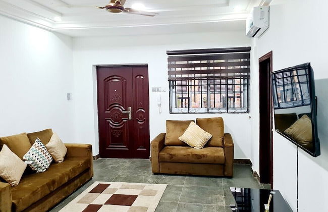 Modern Comfy & Quiet Close to Highway - Foto 15