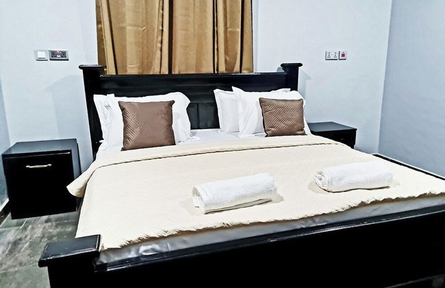 Modern Comfy & Quiet Close to Highway - Foto 3