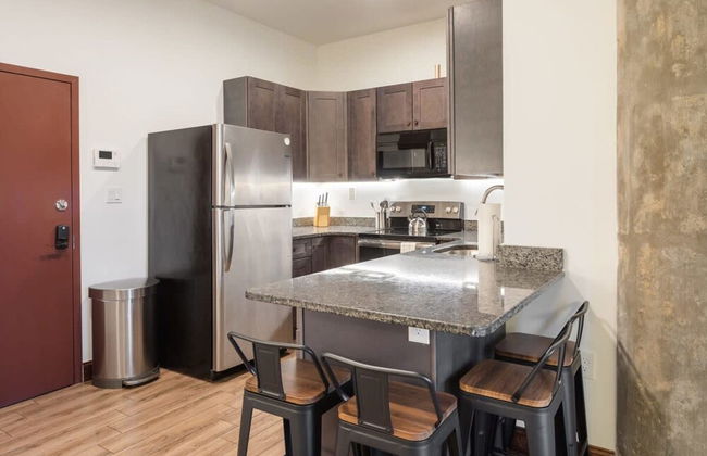 Sosuite 2BR Apt w W/d, Gym, On-site Restaurant - Foto 19