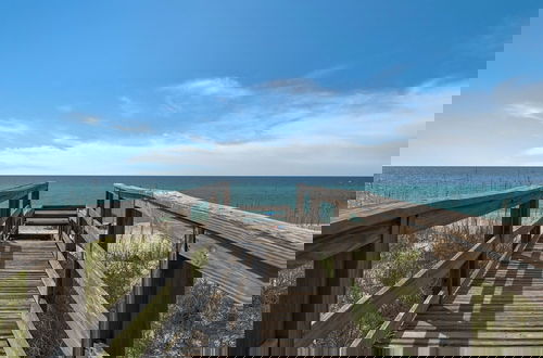 Foto 33 - Dolphin Watch 3 Bedroom Townhouse by RedAwning