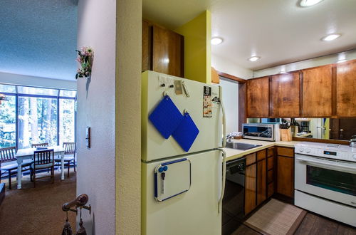 Photo 4 - 28SW - Fireplace - Dishwasher - Washer/Dryer - Sleeps 4