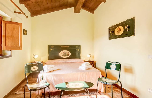 Rustic Serenity Farmhouse - Foto 10