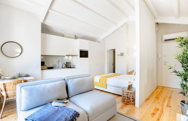 Porto Downtown Studio with Balcony - Foto 11