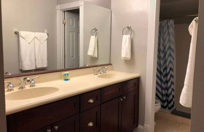 6149 Sandcrest · Next TO Universal. 8 Beds. Pool. Very Clean - Foto 23