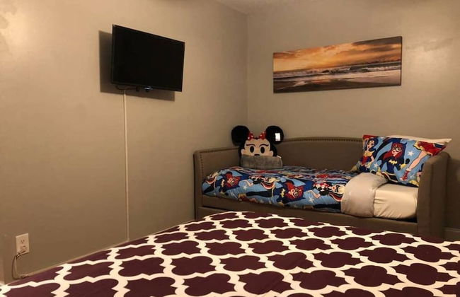 6149 Sandcrest · Next TO Universal. 8 Beds. Pool. Very Clean - Foto 7