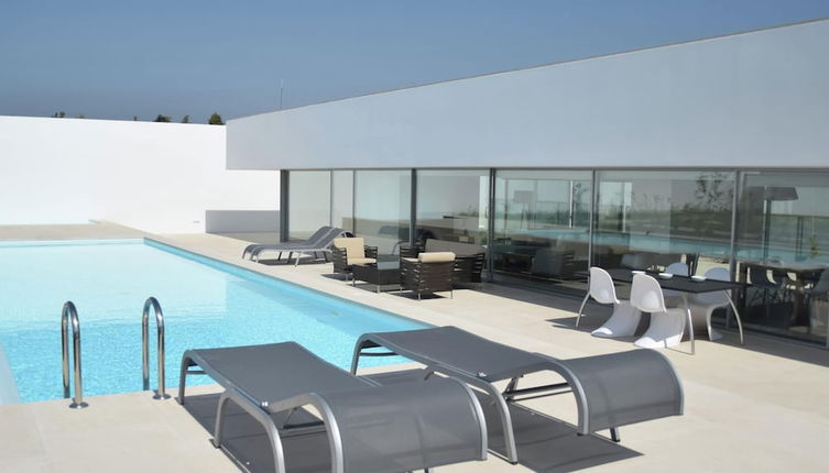 Foto 1 - Modern Villa in Obidos Lisbon With Garden and Pool