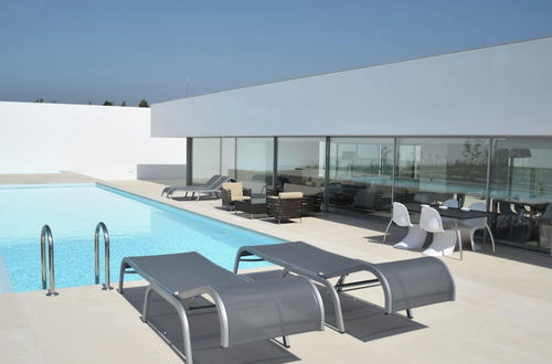 Foto 1 - Modern Villa in Obidos Lisbon With Garden and Pool