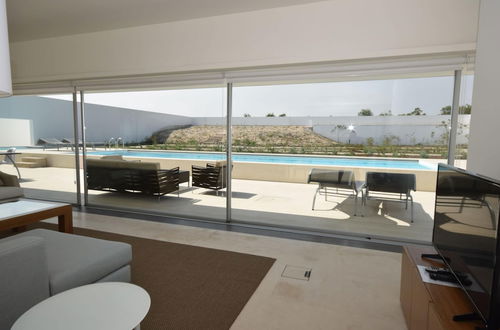 Foto 14 - Modern Villa in Obidos Lisbon With Garden and Pool