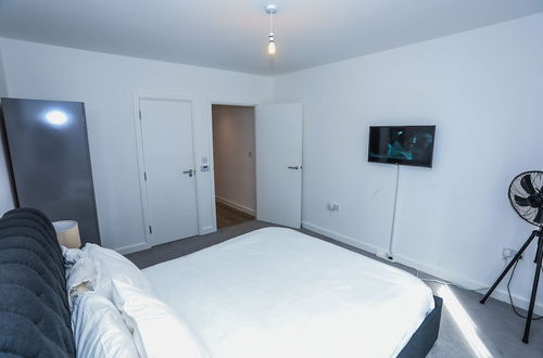 Photo 5 - Exquisite One Bed Apartment