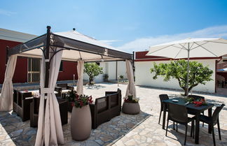 Photo 2 - Bhagya Gallipoli Rooms & Suites