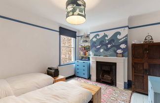 Photo 2 - Lovely 4 Bedroom House near Portobello