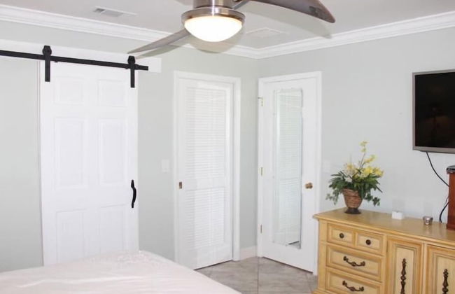 FloridaCozyVilla - Photo 8