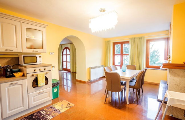 Lakeside Mansion With Pool - Foto 15