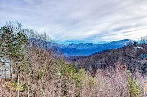 Foto 66 - Tree Tops by HoneyBear Cabins