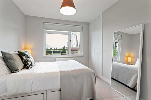 Foto 5 - Lovely 2 Bed Apartment w Balcony nr River Thames
