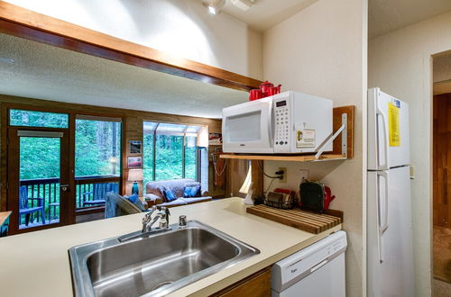 Photo 5 - 84SW - Sauna - Soaker Tub - Fireplace - Sleeps 6