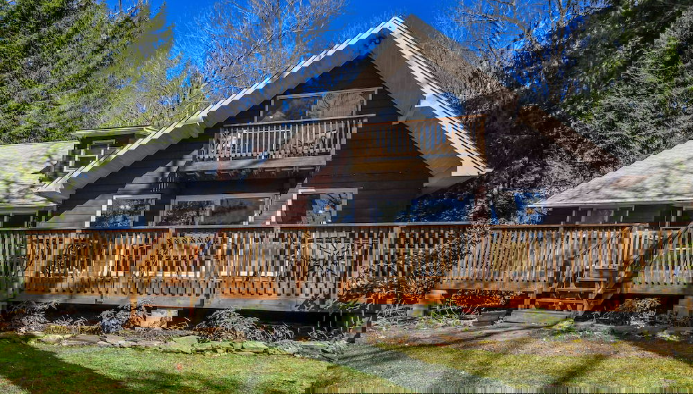 At Ease - Photo 1, Image principale