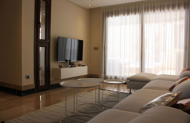 Apartment with Private Swimming Pool - Photo 11