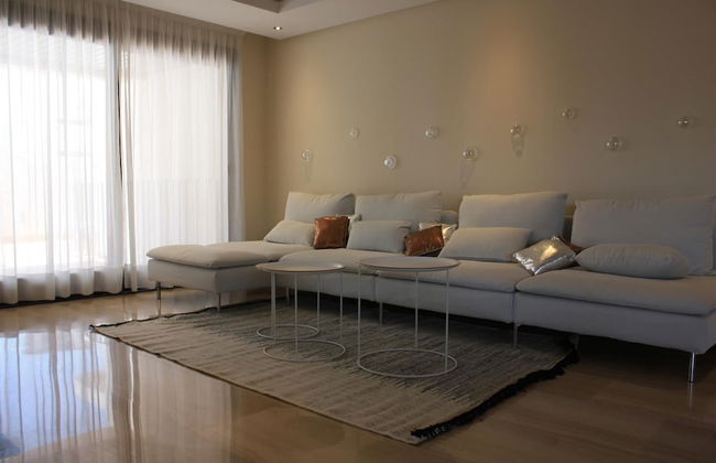 Apartment with Private Swimming Pool - Photo 10