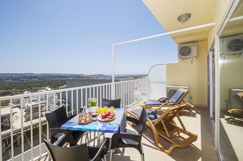 Foto 26 - Summer Breeze with Panoramic terrace by Getaways Malta