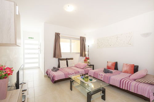 Foto 19 - Summer Breeze Maisonette with Terrace by Getaways Malta