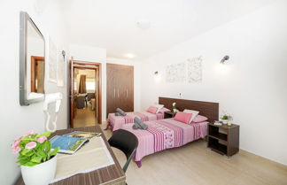 Foto 2 - Summer Breeze Maisonette with Terrace by Getaways Malta