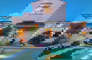 Foto 1 - Villa Aylin, 5-bed, Next to the sea