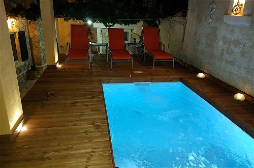 Foto 19 - Cozy Villa in Loucha with Hot Tub